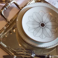 Assiette à pain en porcelaine finition Platine