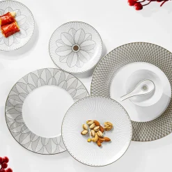 Assiette de présentation en porcelaine finition Platine