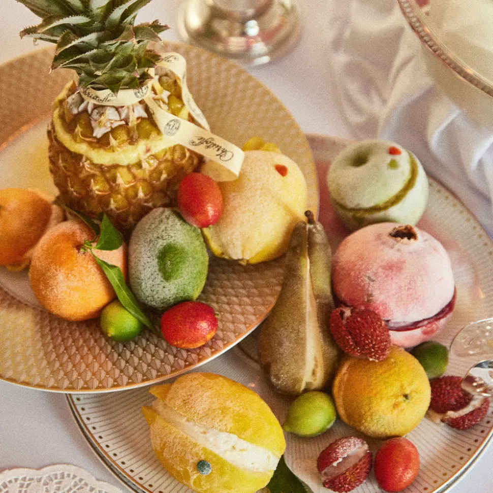 Assiette de présentation en porcelaine finition Or