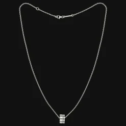 Chaîne et pendentif en argent massif patiné