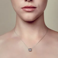 Collier avec pendentif en argent massif