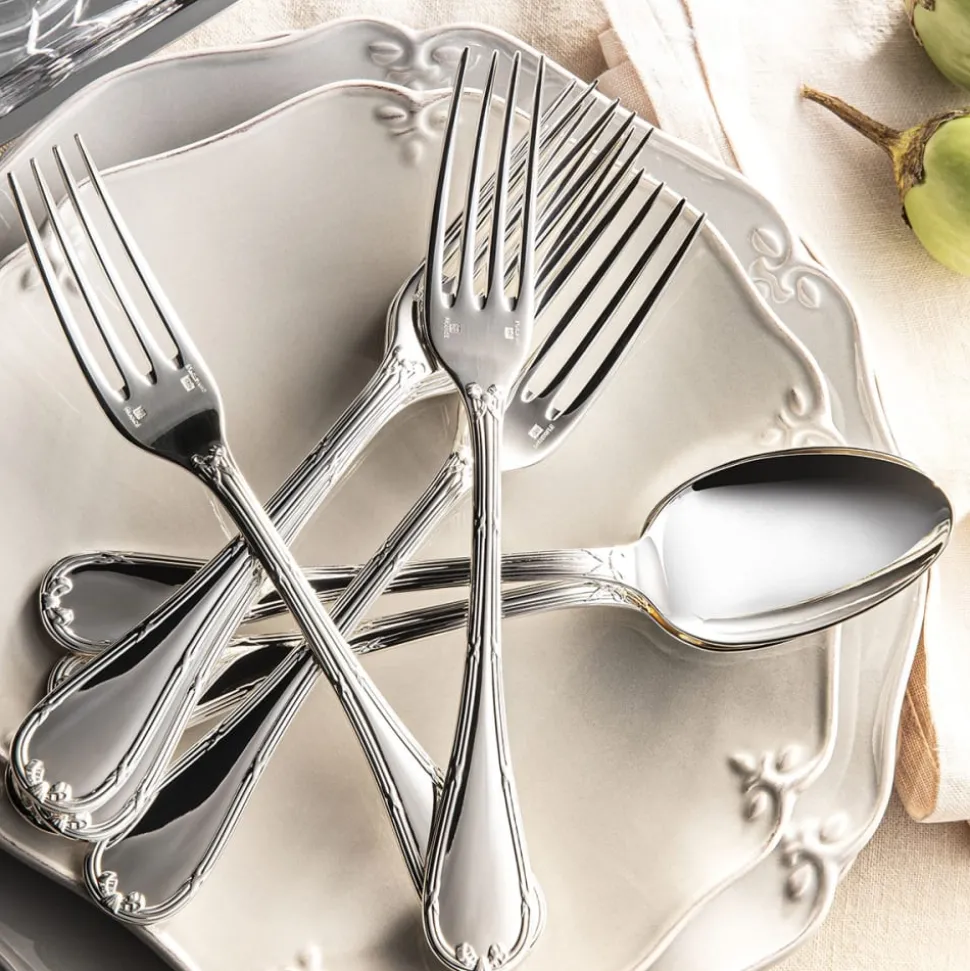 Couteau de table en métal argenté