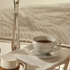 Ensemble de 2 tasses à thé et soucoupes finition Platine