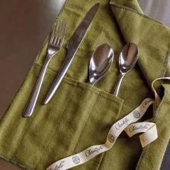 La Trousse - 4 couverts taille intermédiaire en Acier