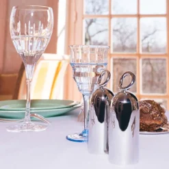 Salière et poivrière en métal argenté